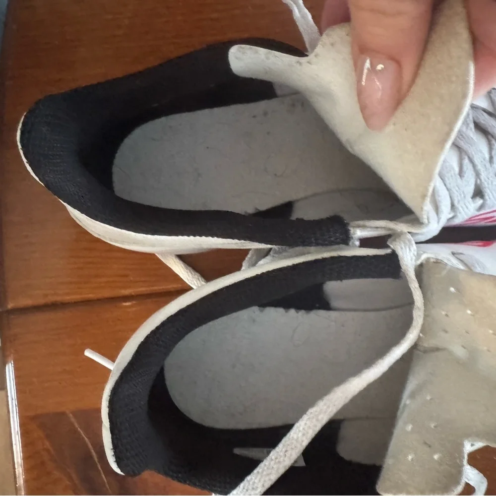 Kids White Messi Adidas soccer cleats size 4Y worn 4 times Outdoor EUC